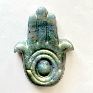Flashy labradorite Hamsa